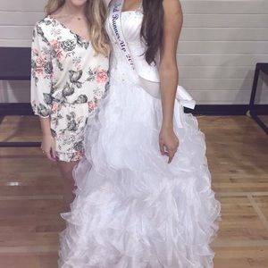 formal dress / pageant dress